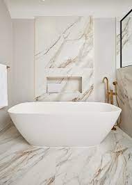 Freestanding Tubs vs. Built-In