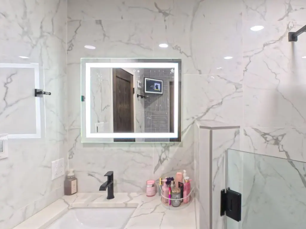 Still from the 360&deg; virtual tour &mdash; guest bathroom remodel, Fort Worth, TX